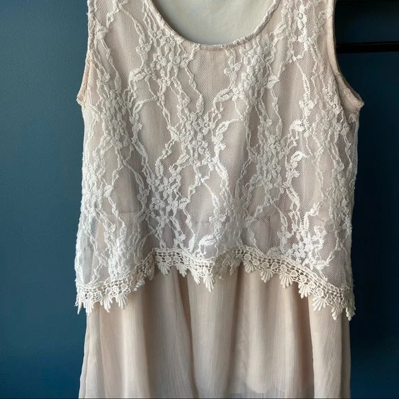 Studio Y Blush Lace Sleeveless Top- Size M in Good Condition - Picture 2 of 8
